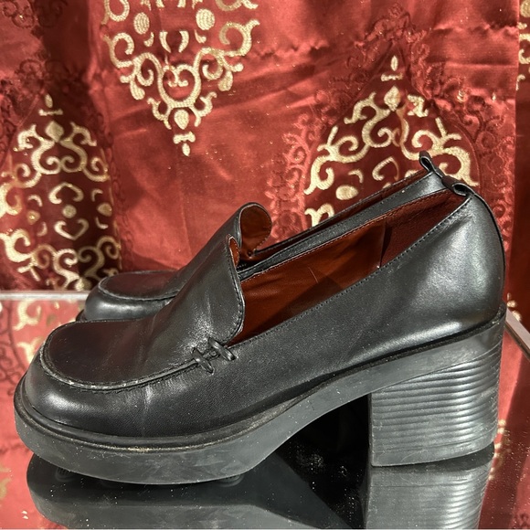 Nine West Leather Slip on Loafer Heels - Picture 3 of 7